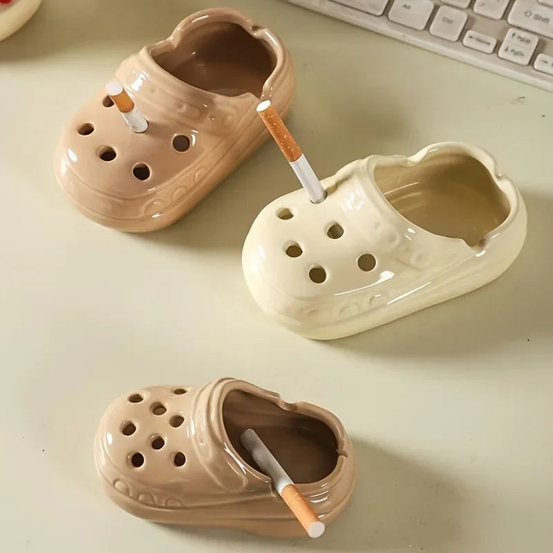 High appearance level ceramic ashtray network red hole shoes duck office home living room ashtray fly ash cute home necessities