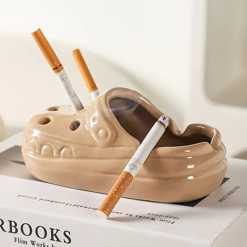 High appearance level ceramic ashtray network red hole shoes duck office home living room ashtray fly ash cute home necessities