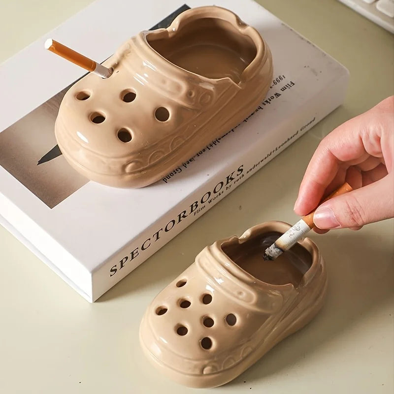 High appearance level ceramic ashtray network red hole shoes duck office home living room ashtray fly ash cute home necessities